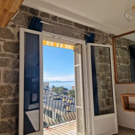 Incroyable T2 Plein De Charme Avec Balcon Vue à L'entrée D'ajaccio Appartement