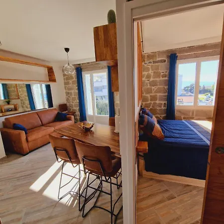 Incroyable T2 Plein De Charme Avec Balcon Vue à L'entrée D'ajaccio Ajaccio (Corsica)