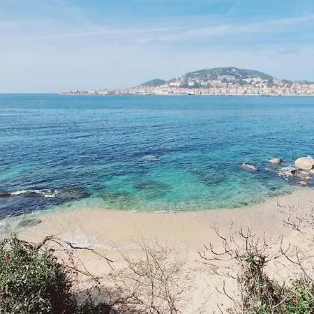 Incroyable T2 Plein De Charme Avec Balcon Vue à L'entrée D'ajaccio Appartement