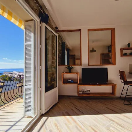 Incroyable T2 Plein De Charme Avec Balcon Vue A L'entree D'ajaccio *